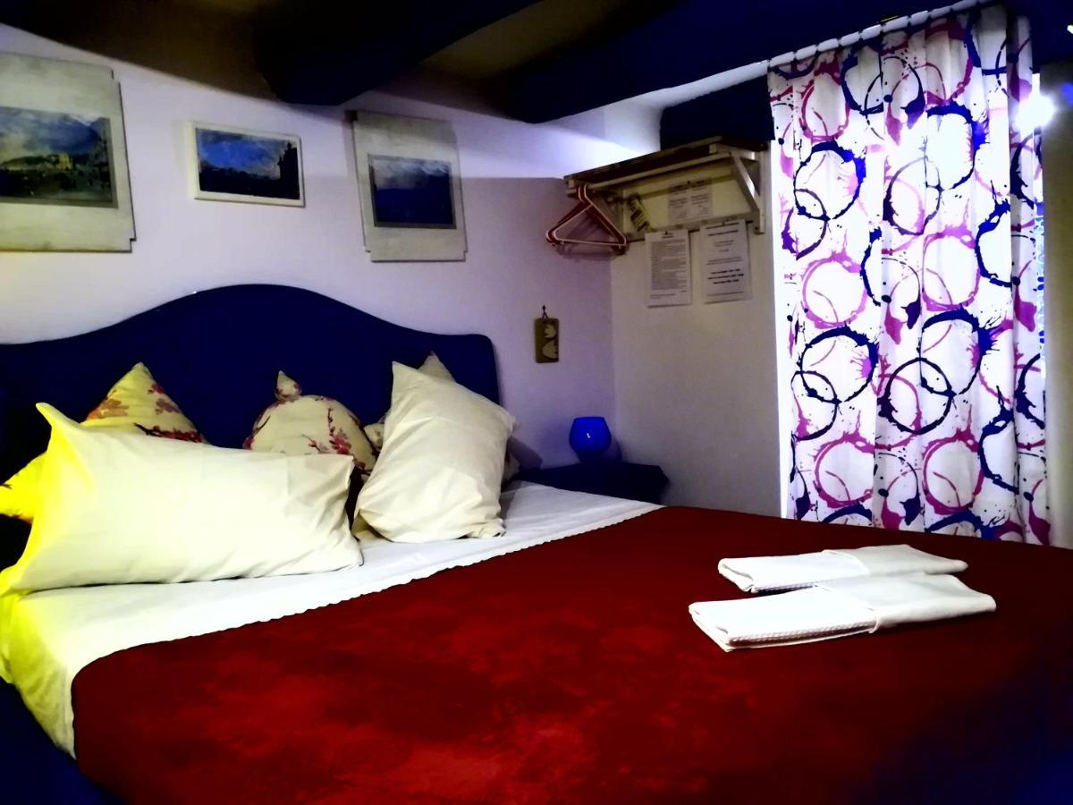 Le Stanze Di Mimi Bed & Breakfast Наполи Екстериор снимка