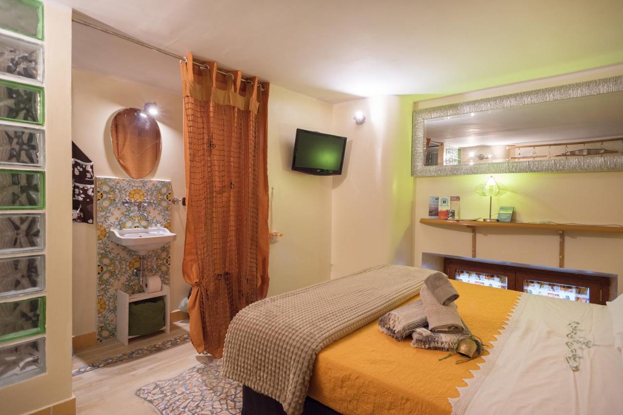 Le Stanze Di Mimi Bed & Breakfast Наполи Екстериор снимка
